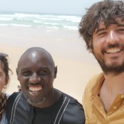 Viajeros felices en su viaje a Senegal