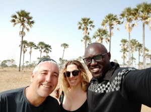 Viajeros al fondo el palmeral