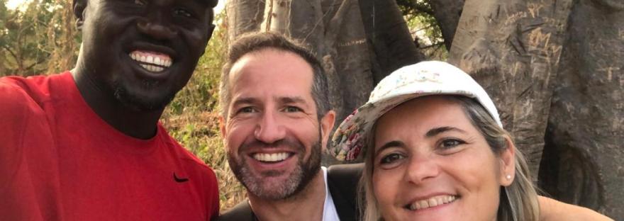 Viajeros felices en Senegal