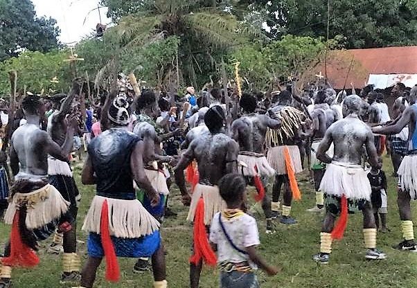 Los guerreros diolas en las fiestas del rey de oussouye