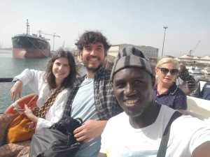 Viajeros felices en su viaje a Senegal